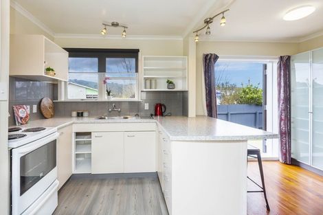 Photo of property in 3/29 Hillside Drive, Maoribank, Upper Hutt, 5018