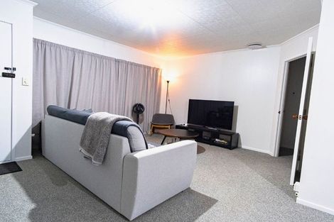 Photo of property in 2/37 Simon Ellice Drive, Bayview, Auckland, 0629