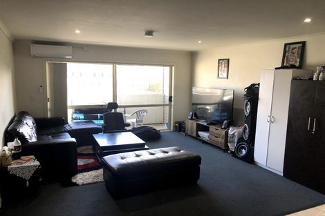 Photo of property in 2c/47 Stanhope Road, Mount Wellington, Auckland, 1051