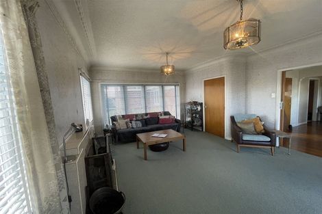 Photo of property in 90 Roberts Road, Te Atatu South, Auckland, 0610