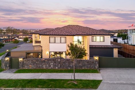 Photo of property in 2 Platinum Rise, Ranui, Auckland, 0612