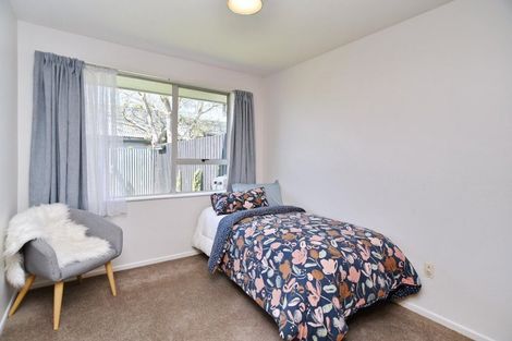 Photo of property in 2/11 Tuckers Road, Redwood, Christchurch, 8051