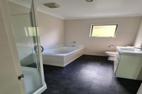 Photo of property in 14 Gifford Grove, Churton Park, Wellington, 6037