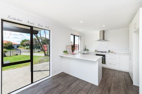 Photo of property in 20 Colonial Place, Kelvin Grove, Palmerston North, 4414