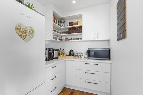 Photo of property in 3 Terrace Road, Titahi Bay, Porirua, 5022