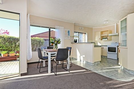 Photo of property in 3 Beaufort Place, Taradale, Napier, 4112