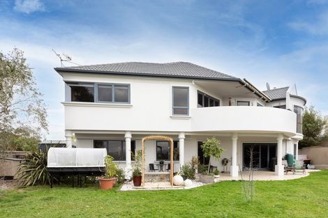 Photo of property in 33 Ruapehu Drive, Fitzherbert, Palmerston North, 4410
