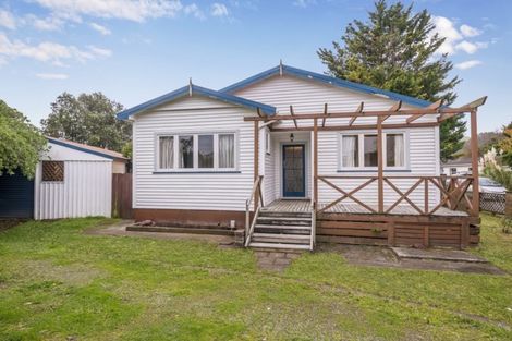 Photo of property in 11 Atarau Grove, Paraparaumu, 5032