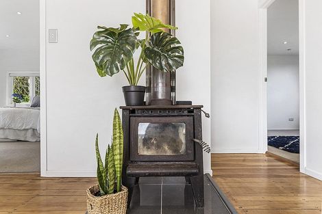 Photo of property in 150 Waiheke Road, Waiheke Island, 1971