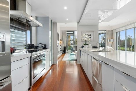 Photo of property in 169 Lake Crescent, Hamilton Lake, Hamilton, 3204