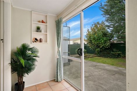 Photo of property in 2/130 Middlepark Road, Sockburn, Christchurch, 8042