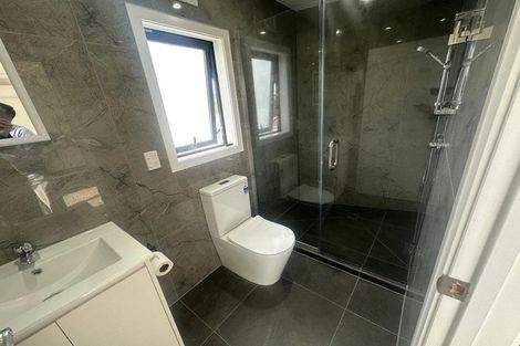 Photo of property in 15a Kiernan Place, Kelston, Auckland, 0602