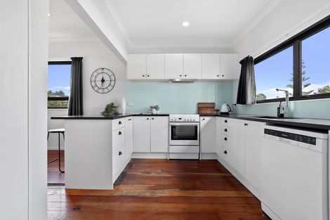 Photo of property in 294 West Coast Road, Glen Eden, Auckland, 0602