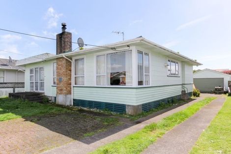 Photo of property in 21 Turakina Street, Merrilands, New Plymouth, 4312
