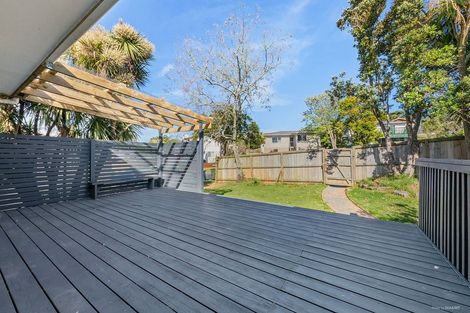 Photo of property in 7 Styca Place, Sunnyvale, Auckland, 0612