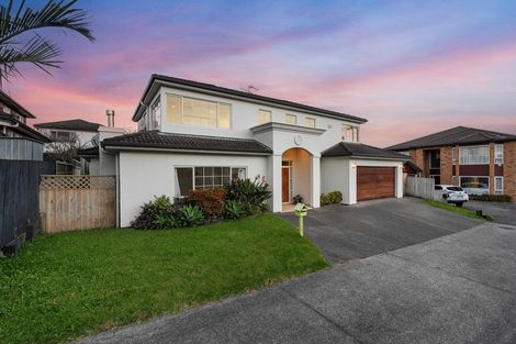 Photo of property in 8 Cuthill Close, Albany, Auckland, 0632