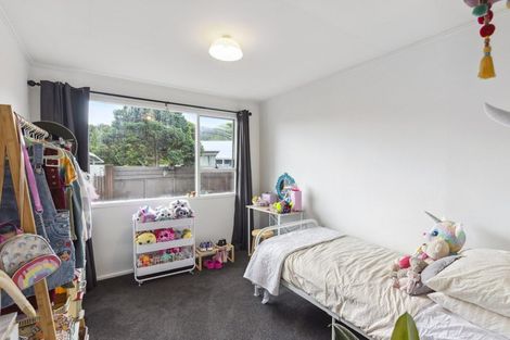 Photo of property in 14 Cypress Grove, Paraparaumu, 5032