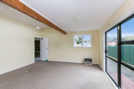Photo of property in 369 Waiwhetu Road, Fairfield, Lower Hutt, 5011