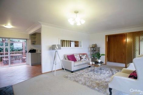 Photo of property in 31 Chatsworth Crescent, Pakuranga Heights, Auckland, 2010