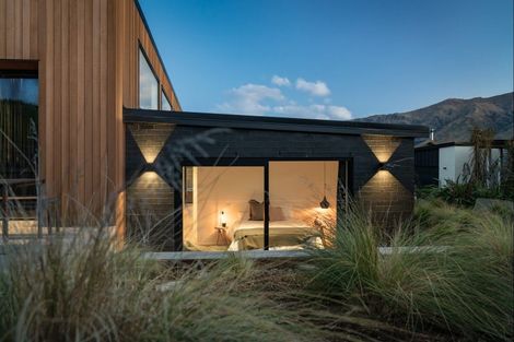 Photo of property in 17 Kapuka Lane, Wanaka, 9305