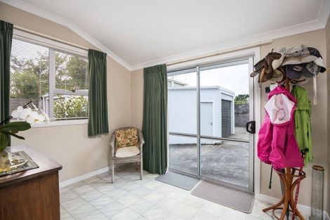 Photo of property in 7 Waimea Street, Westown, New Plymouth, 4310