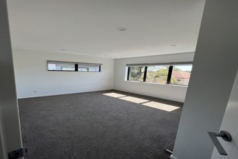 Photo of property in 9a Kaweka Street, New Lynn, Auckland, 0600