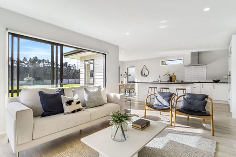 Photo of property in 17 Kahika Grove, Huapai, Kumeu, 0810