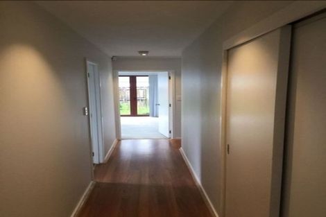 Photo of property in 10 Norma Avenue, Te Atatu South, Auckland, 0610