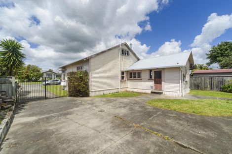 Photo of property in 11 Rosalie Terrace, Kelvin Grove, Palmerston North, 4414