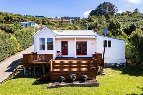 Photo of property in 76 Manapouri Street, Ravensbourne, Dunedin, 9022