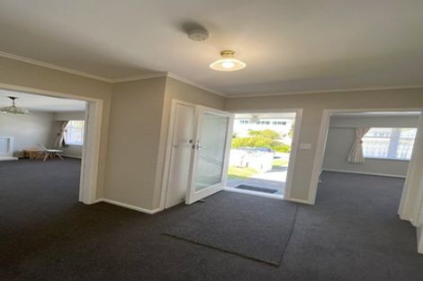 Photo of property in 119 Parkvale Road, Karori, Wellington, 6012