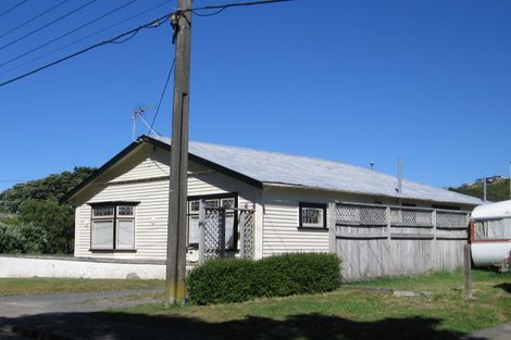 Photo of property in 90 Melbourne Road, Island Bay, Wellington, 6023