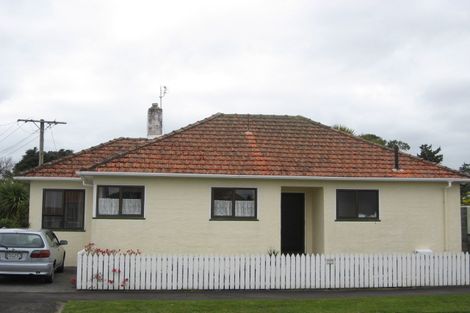 Photo of property in 15 Wrantage Street, Westown, New Plymouth, 4310
