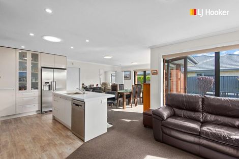 Photo of property in 12 Centre Street, Mosgiel, 9024