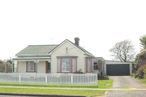 Photo of property in 18 Falstaff Street, Stratford, 4332