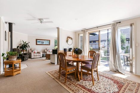 Photo of property in 10 Reefton Place, Papamoa Beach, Papamoa, 3118