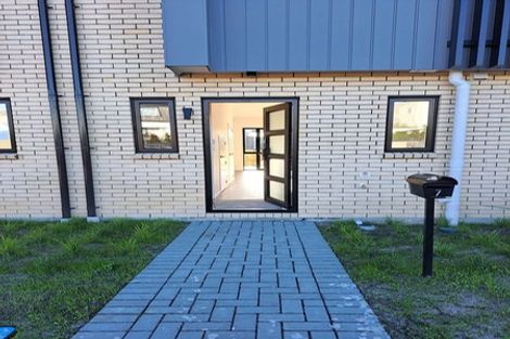 Photo of property in 7/36 Westgate Drive, Westgate, Auckland, 0614