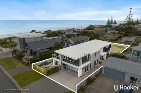 Photo of property in 1 Ayr Street, Waihi Beach, 3611