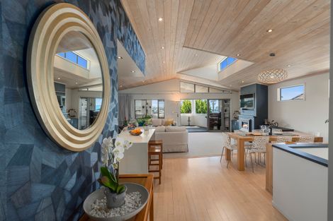 Photo of property in 1/33 Braemar Road, Rothesay Bay, Auckland, 0630