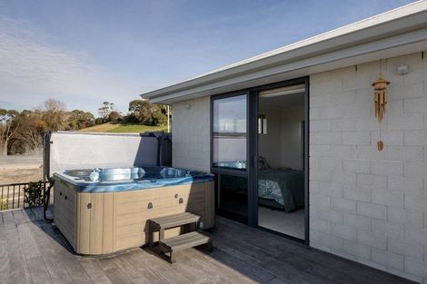 Photo of property in 39 Flounder Drive, Omokoroa, 3114