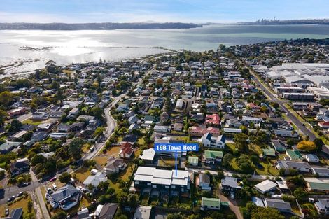 Photo of property in 19b Tawa Road, Te Atatu Peninsula, Auckland, 0610
