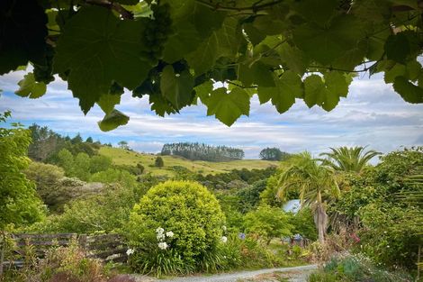 Photo of property in 330 Franklin Road, Paparoa, 0571