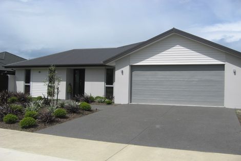 Photo of property in 14 Crombie Green, Northwood, Christchurch, 8051