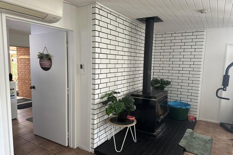 Photo of property in 220 Great South Road, Huntly, 3700