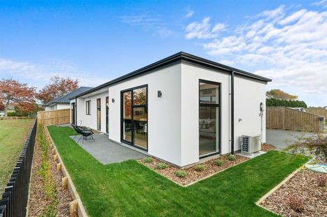 Photo of property in 8 Kearns Drive, Halswell, Christchurch, 8025