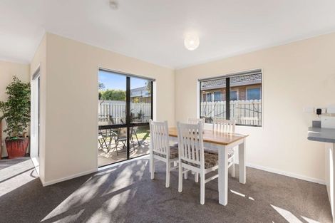 Photo of property in 2/172 Queen Street, Waiuku, 2123