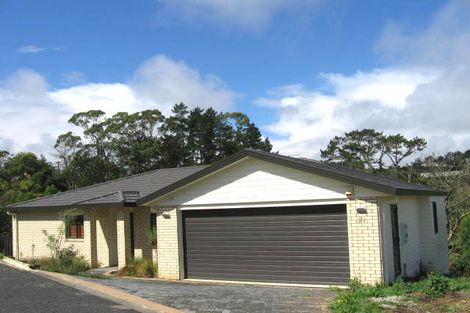 Photo of property in 21 Mckinley Road, Sunnyvale, Auckland, 0612