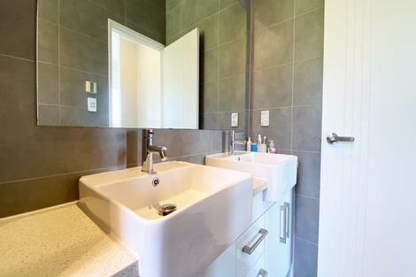 Photo of property in 33 Saint Maroun Rise, The Gardens, Auckland, 2105