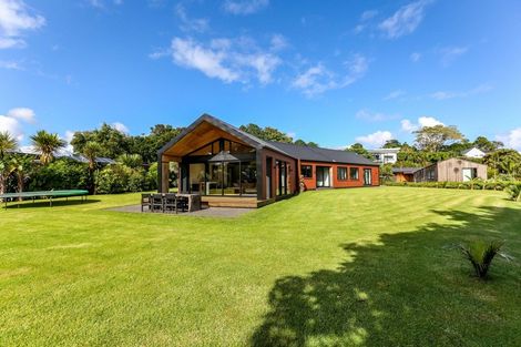 Photo of property in 23c Arden Place, Oakura, 4314