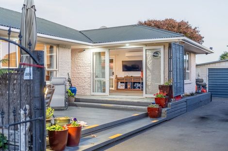 Photo of property in 14 Bideford Place, Dallington, Christchurch, 8061